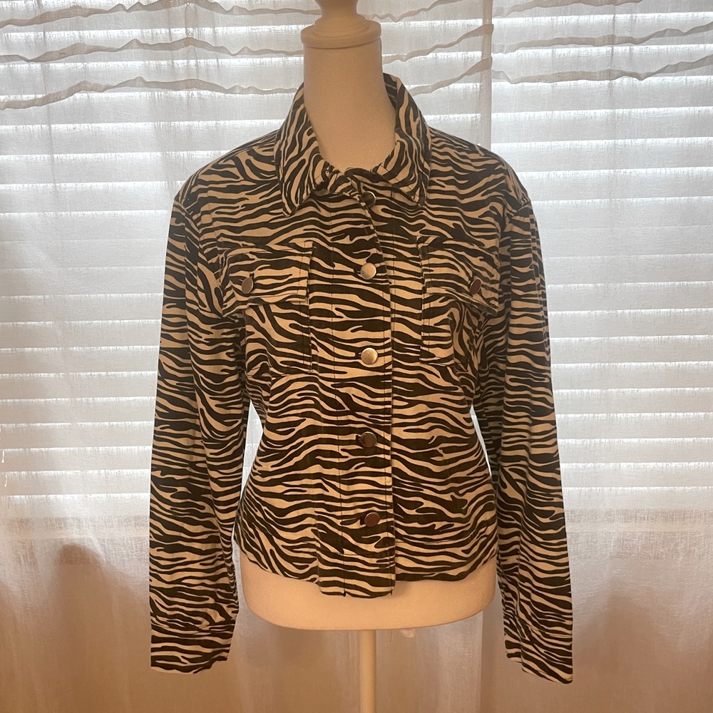 JOHN & JENN Zebra Print Jacket Size M Front Button Closure, Like NEW!